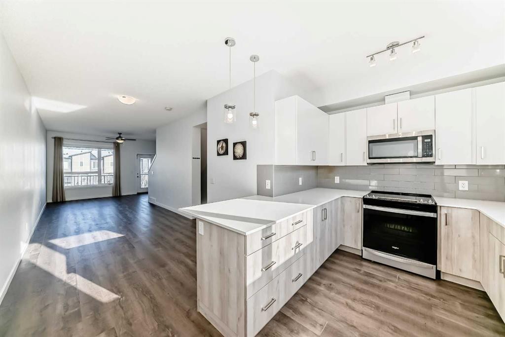 263 Redstone Boulevard Ne, Calgary, AB - Indoor Photo Showing Kitchen