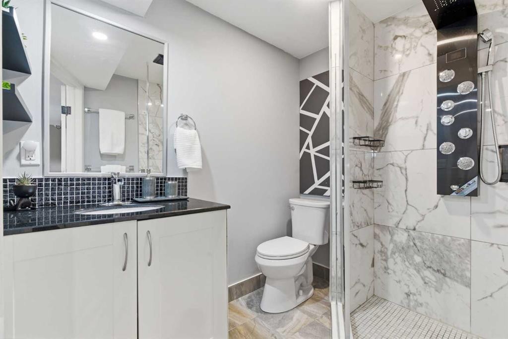 23 Prestwick Green Se, Calgary, AB - Indoor Photo Showing Bathroom