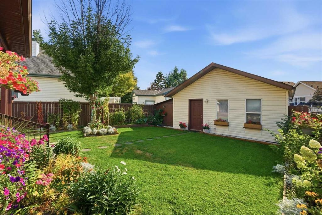 23 Prestwick Green Se, Calgary, AB - Outdoor