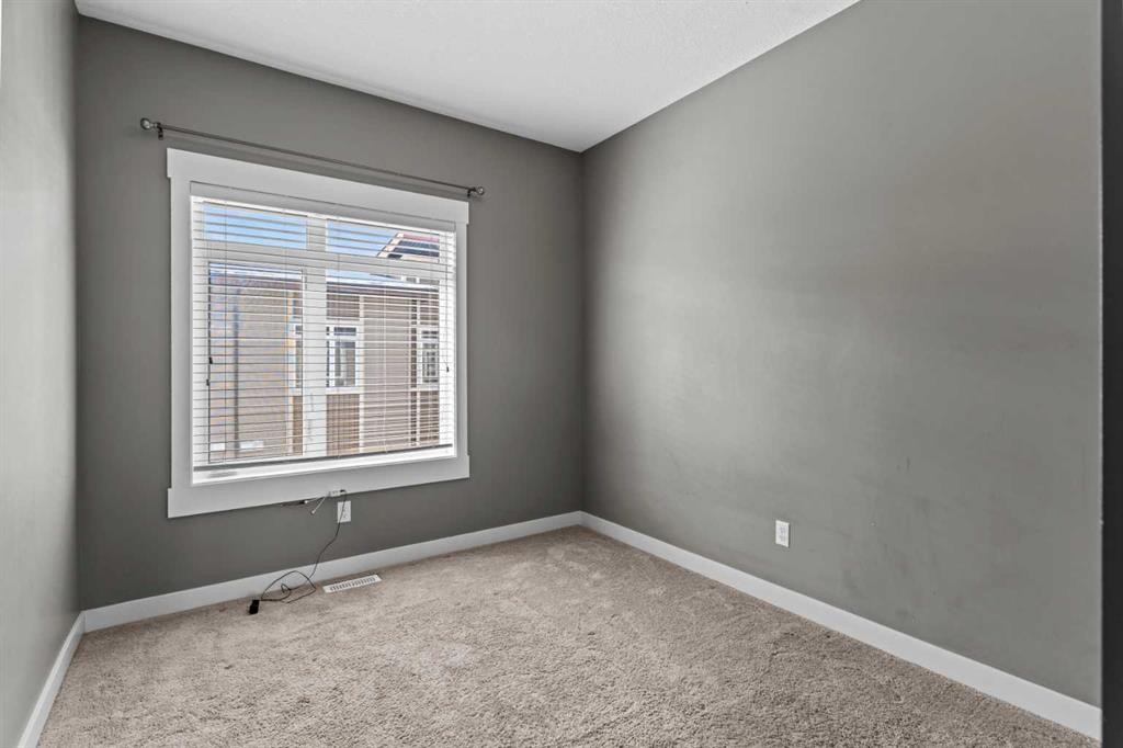 410 Skyview Point Place Ne, Calgary, AB - Indoor Photo Showing Other Room