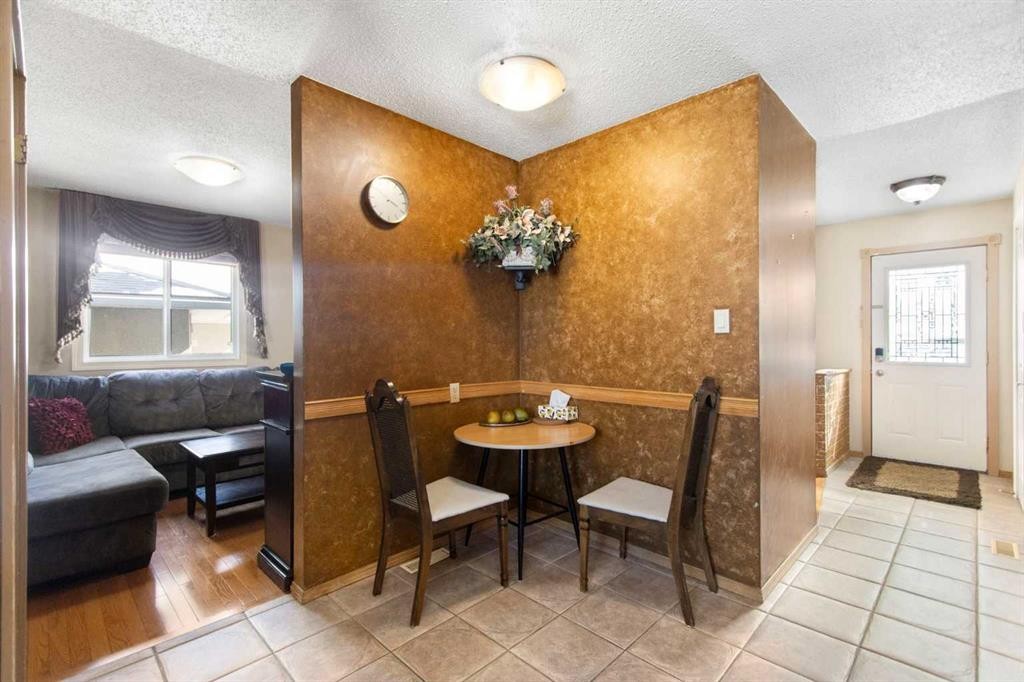 1108 Marcombe Crescent Ne, Calgary, AB - Indoor Photo Showing Other Room