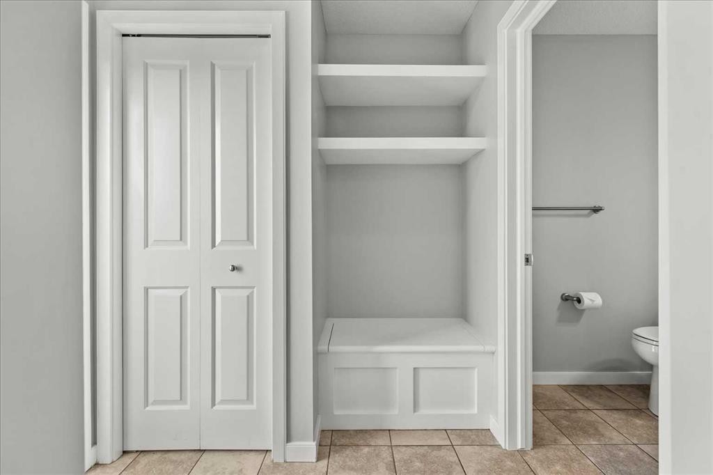 399 Copperpond Boulevard Se, Calgary, AB - Indoor Photo Showing Bathroom