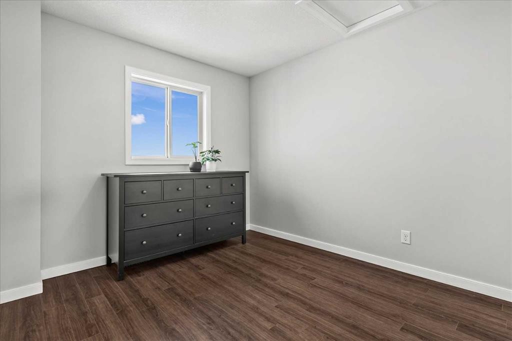 399 Copperpond Boulevard Se, Calgary, AB - Indoor