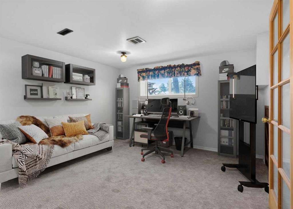 124 Lynnbrook Road Se, Calgary, AB - Indoor