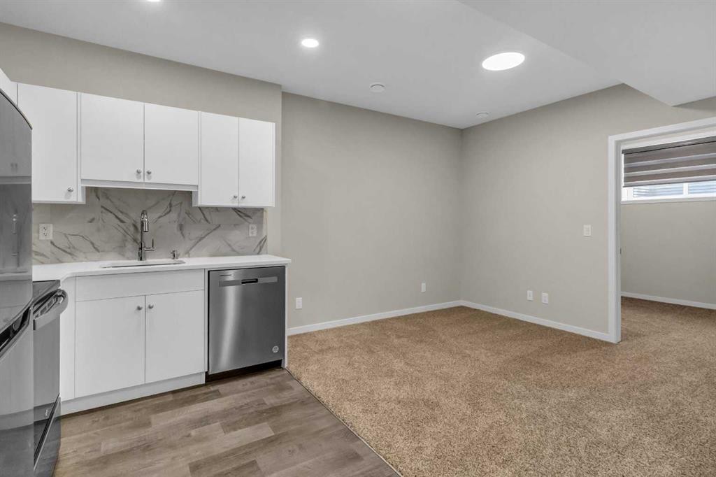 249 Aquila Drive Nw, Calgary, AB - Indoor Photo Showing Kitchen