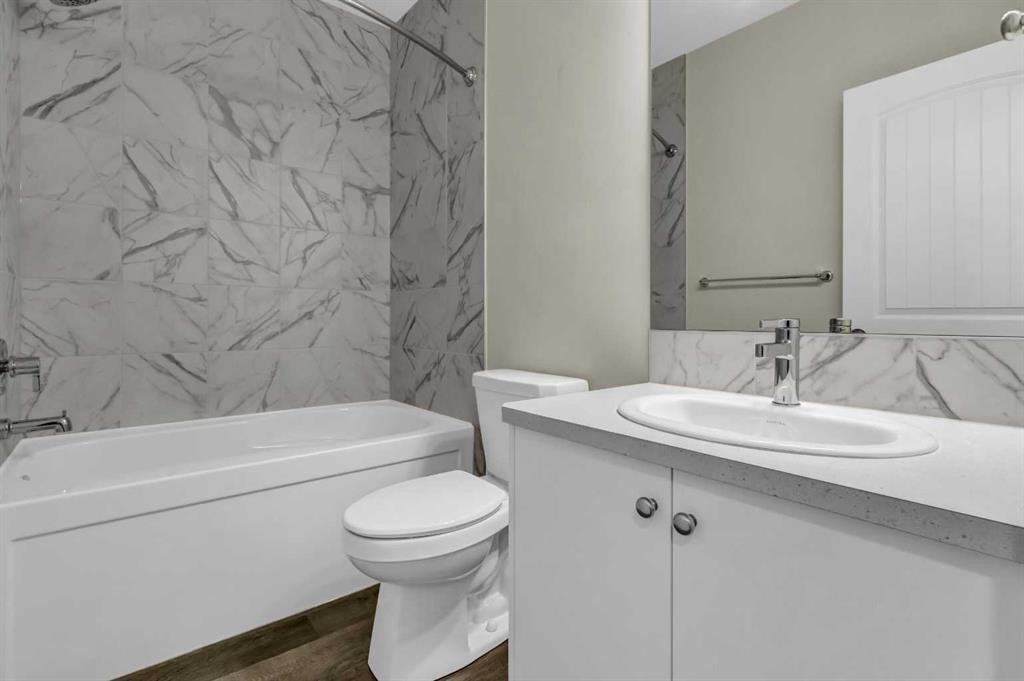 249 Aquila Drive Nw, Calgary, AB - Indoor Photo Showing Bathroom