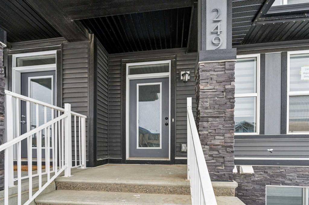 249 Aquila Drive Nw, Calgary, AB - Outdoor