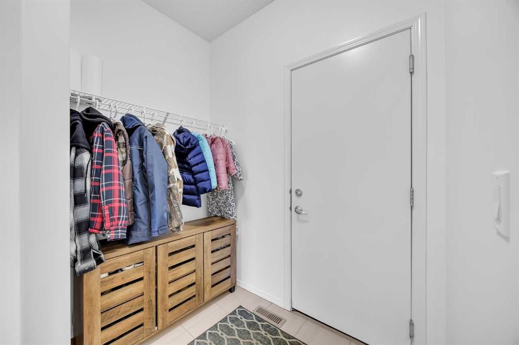 30 Cranarch View Se, Calgary, AB - Indoor