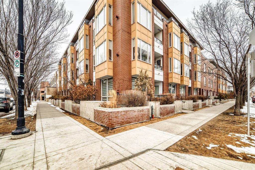 404-1000 Centre Avenue Ne, Calgary, AB - Outdoor With Facade