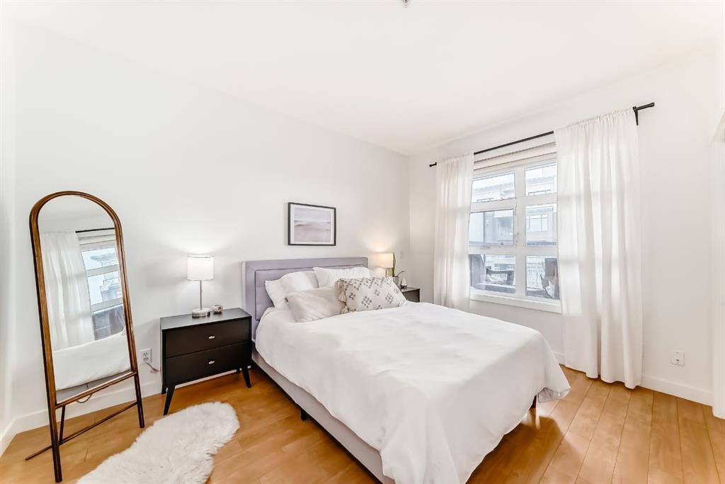 404-1000 Centre Avenue Ne, Calgary, AB - Indoor Photo Showing Bedroom