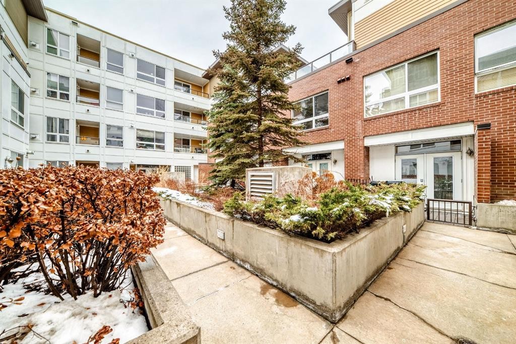 404-1000 Centre Avenue Ne, Calgary, AB - Outdoor