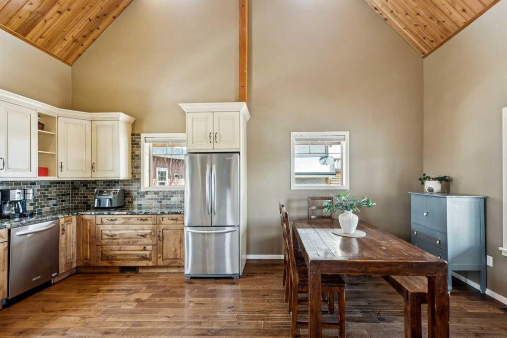 240 Cottageclub Crescent, Rural Rocky View County, AB - Indoor