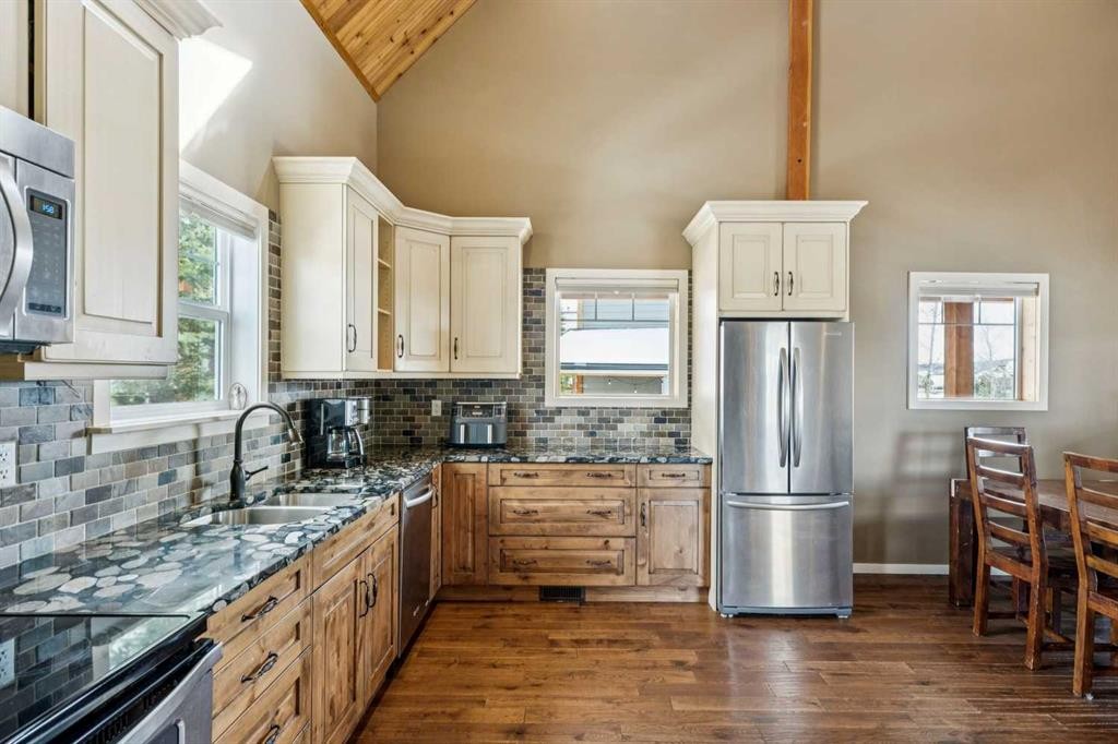 240 Cottageclub Crescent, Rural Rocky View County, AB - Indoor Photo Showing Kitchen With Double Sink With Upgraded Kitchen