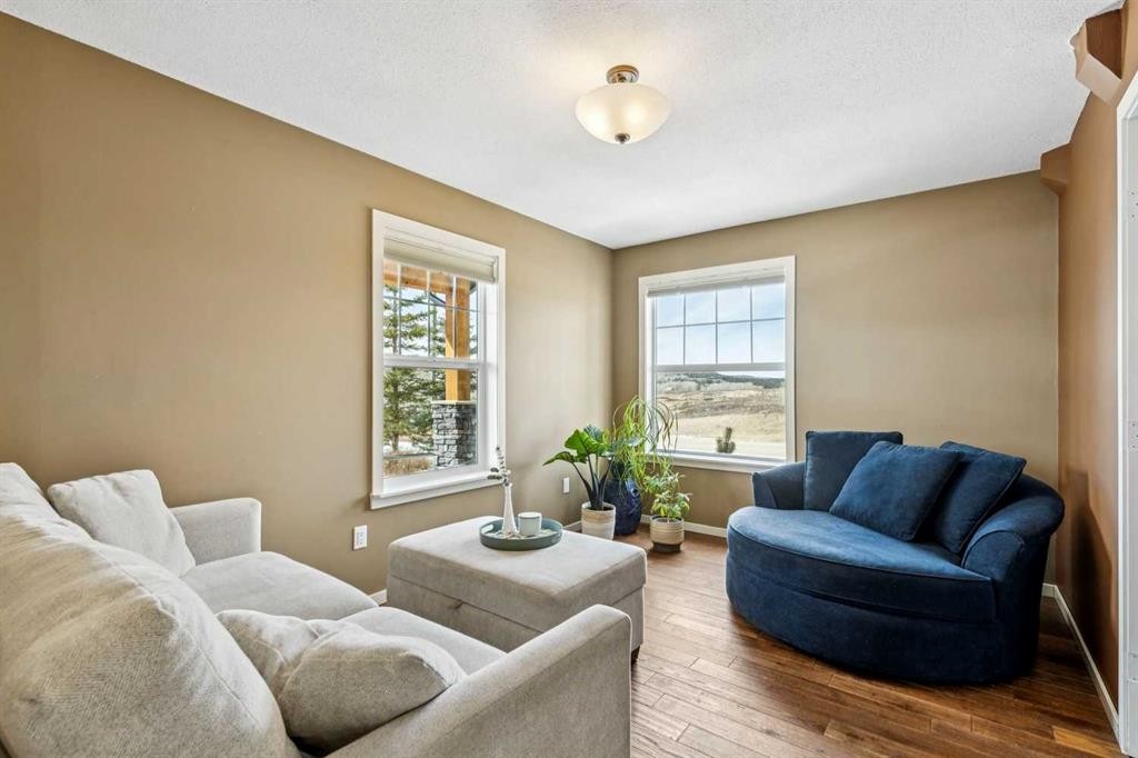 240 Cottageclub Crescent, Rural Rocky View County, AB - Indoor Photo Showing Living Room