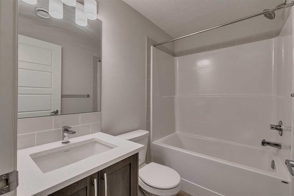 504-474 Seton Circle Se, Calgary, AB - Indoor Photo Showing Bathroom