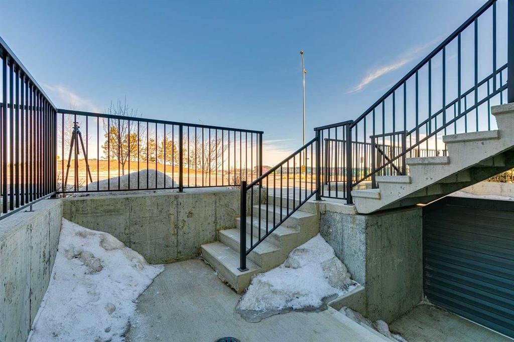 504-474 Seton Circle Se, Calgary, AB - Photo Showing Other Room