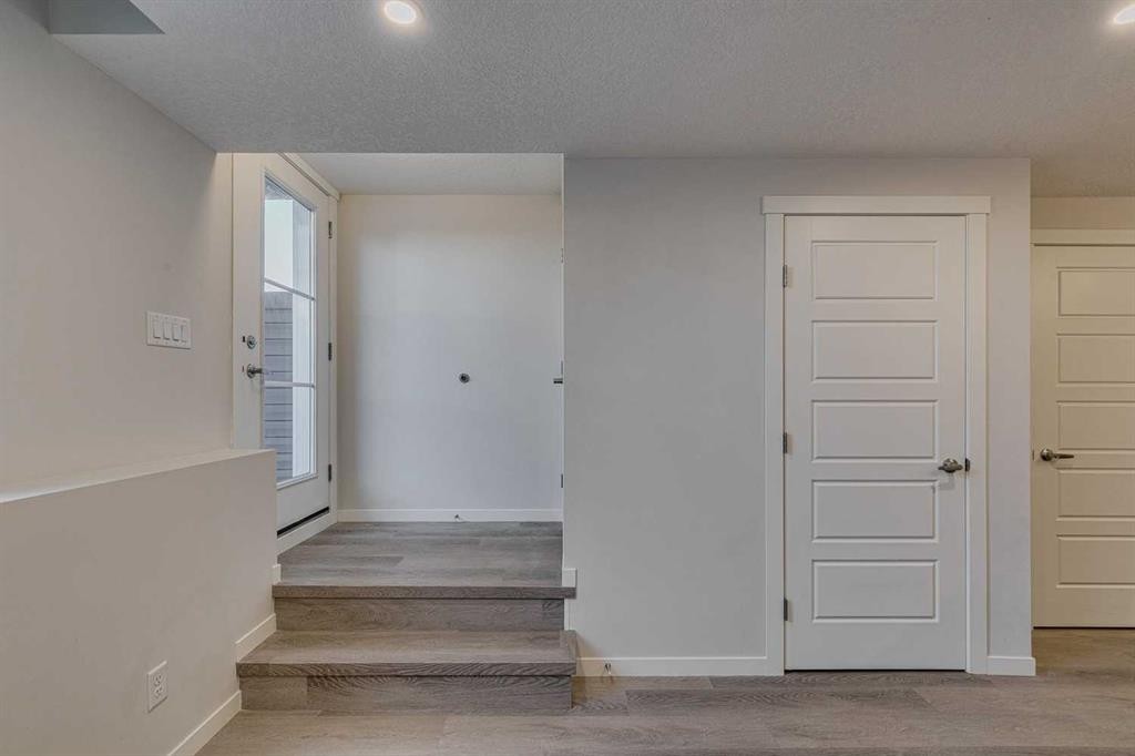 504-474 Seton Circle Se, Calgary, AB - Indoor Photo Showing Other Room