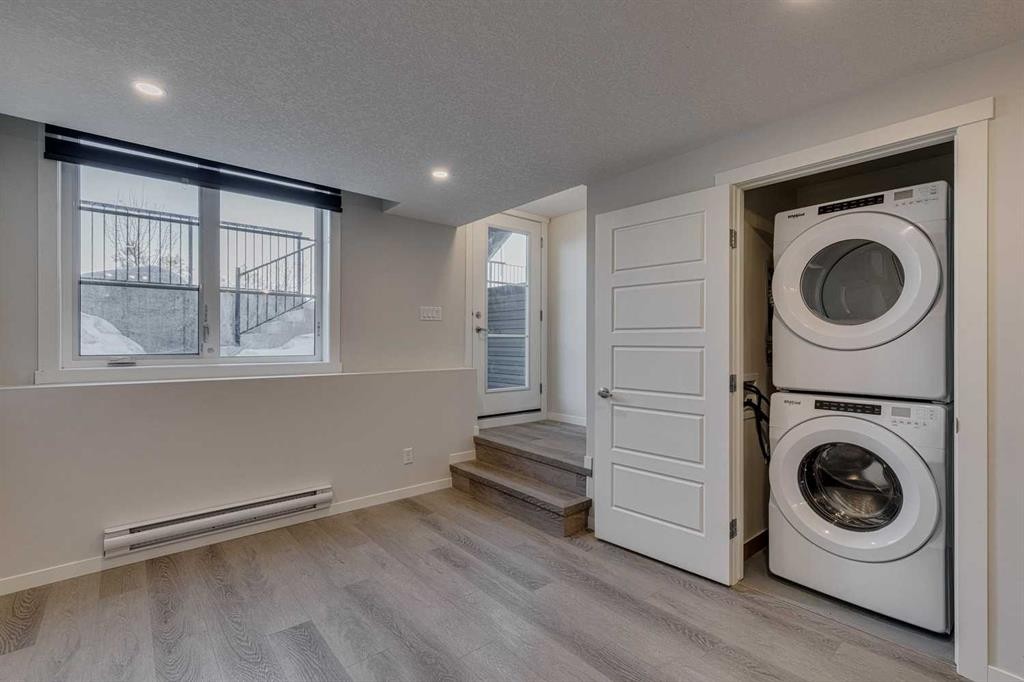 504-474 Seton Circle Se, Calgary, AB - Indoor Photo Showing Laundry Room