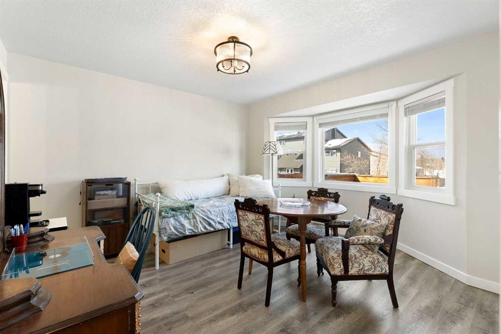 48 Cedargrove Road Sw, Calgary, AB - Indoor Photo Showing Dining Room
