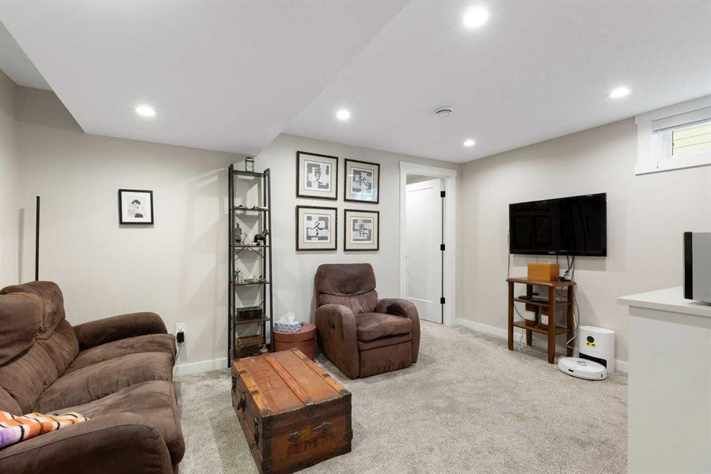 48 Cedargrove Road Sw, Calgary, AB - Indoor Photo Showing Basement