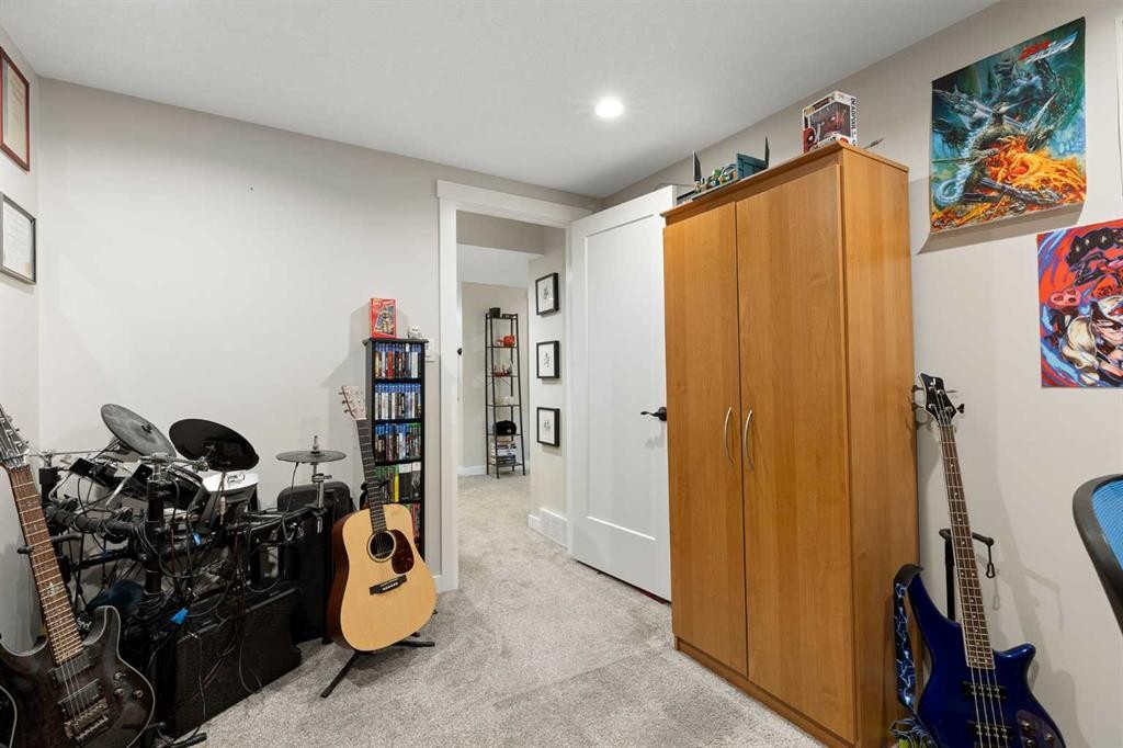 48 Cedargrove Road Sw, Calgary, AB - Indoor Photo Showing Other Room