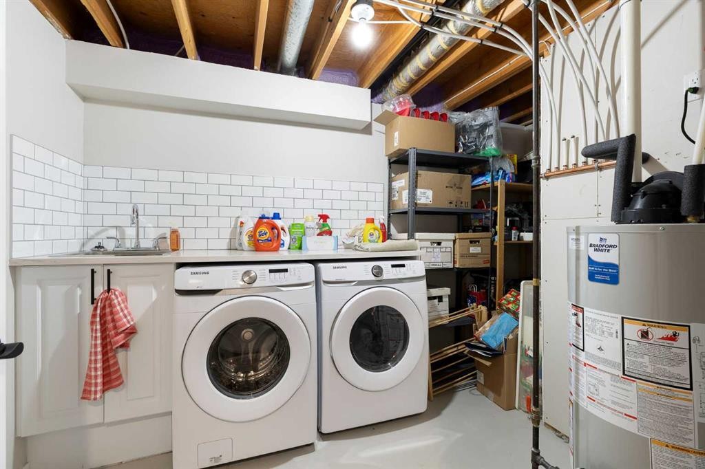 48 Cedargrove Road Sw, Calgary, AB - Indoor Photo Showing Laundry Room