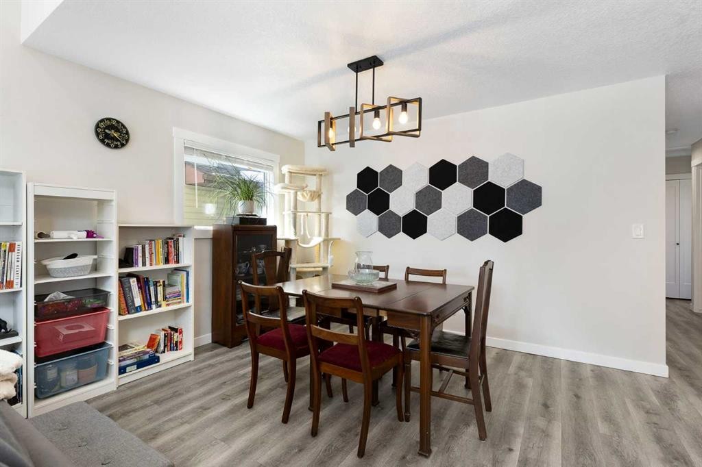 48 Cedargrove Road Sw, Calgary, AB - Indoor Photo Showing Dining Room