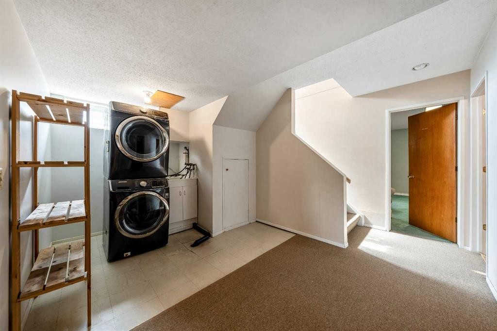 1017 Mckinnon Drive Ne, Calgary, AB - Indoor Photo Showing Laundry Room