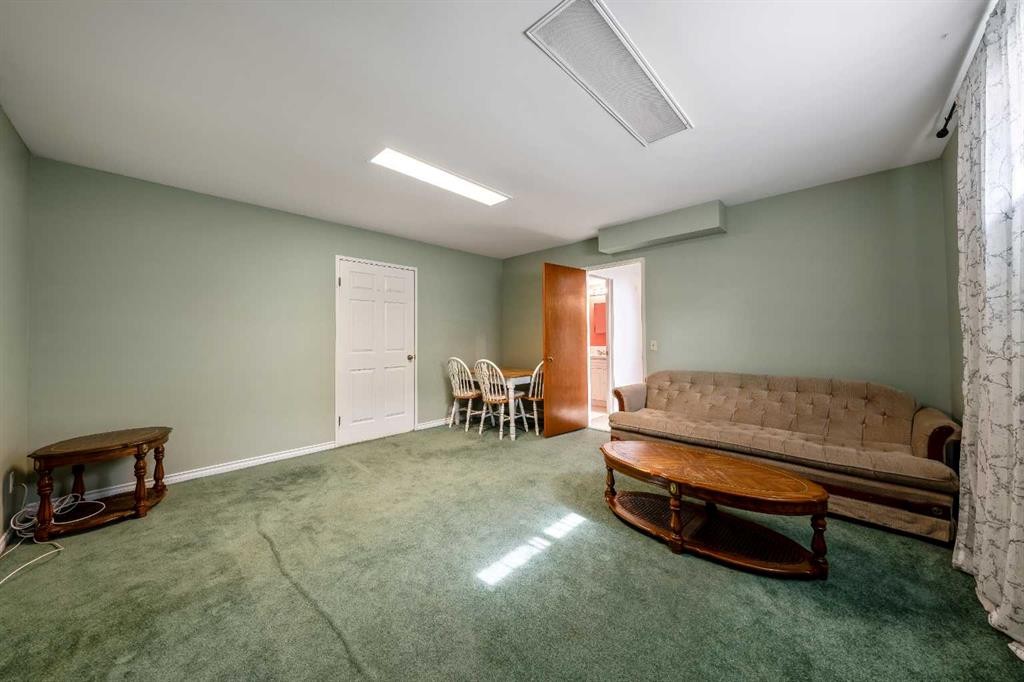 1017 Mckinnon Drive Ne, Calgary, AB - Indoor