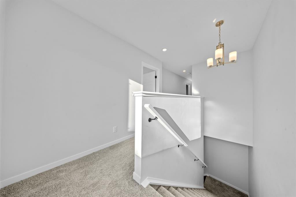 153 Edith Way Nw, Calgary, AB - Indoor Photo Showing Other Room