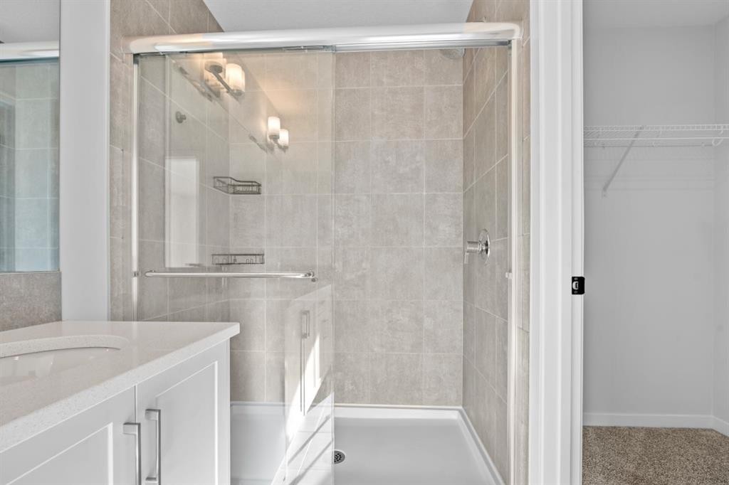 153 Edith Way Nw, Calgary, AB - Indoor Photo Showing Bathroom