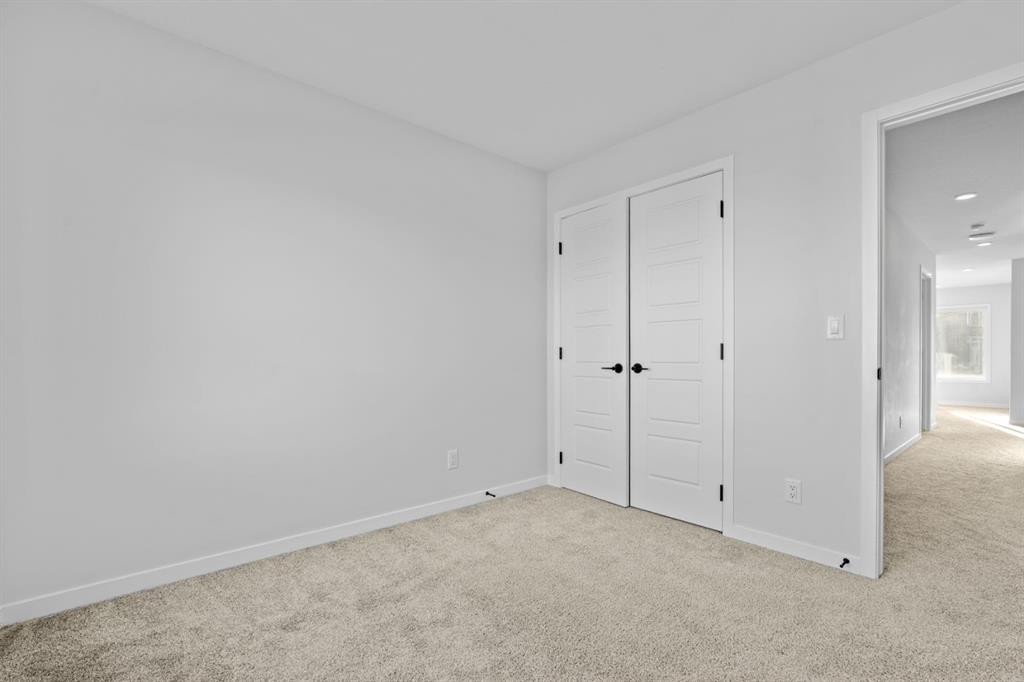 153 Edith Way Nw, Calgary, AB - Indoor Photo Showing Other Room