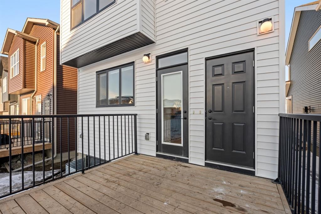 153 Edith Way Nw, Calgary, AB - Outdoor With Exterior