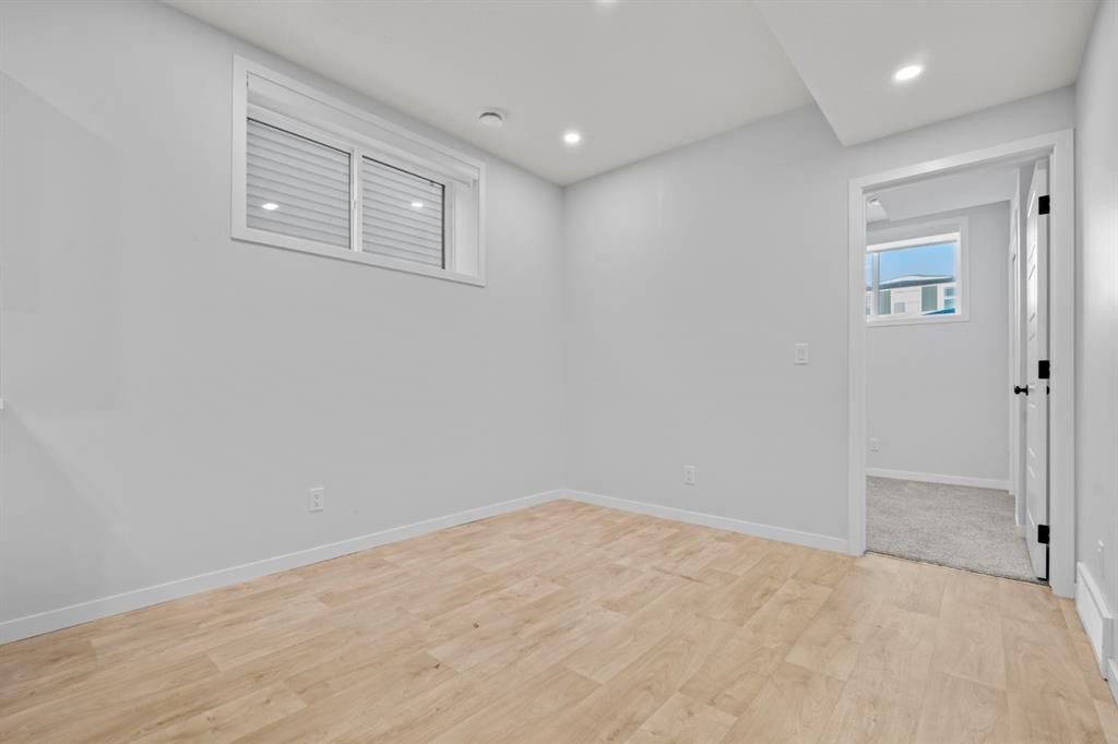153 Edith Way Nw, Calgary, AB - Indoor Photo Showing Other Room
