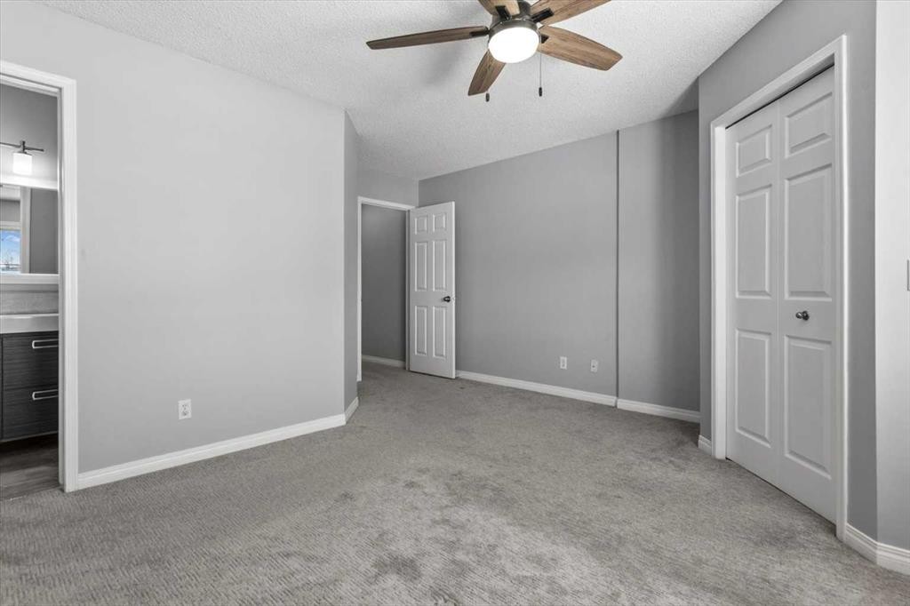 3101 39 Street Sw, Calgary, AB - Indoor Photo Showing Other Room