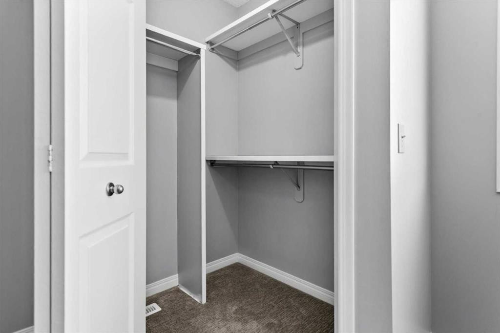 3101 39 Street Sw, Calgary, AB - Indoor