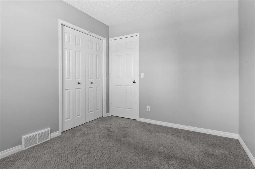 3101 39 Street Sw, Calgary, AB - Indoor Photo Showing Other Room