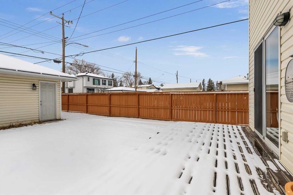 3101 39 Street Sw, Calgary, AB - Outdoor