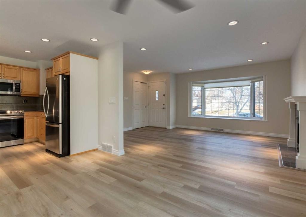 367 Acadia Drive Se, Calgary, AB - Indoor Photo Showing Kitchen With Stainless Steel Kitchen