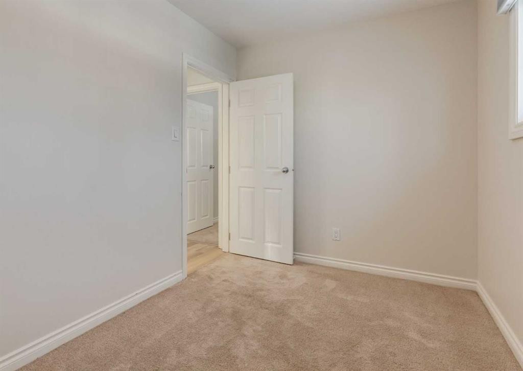 367 Acadia Drive Se, Calgary, AB - Indoor Photo Showing Other Room