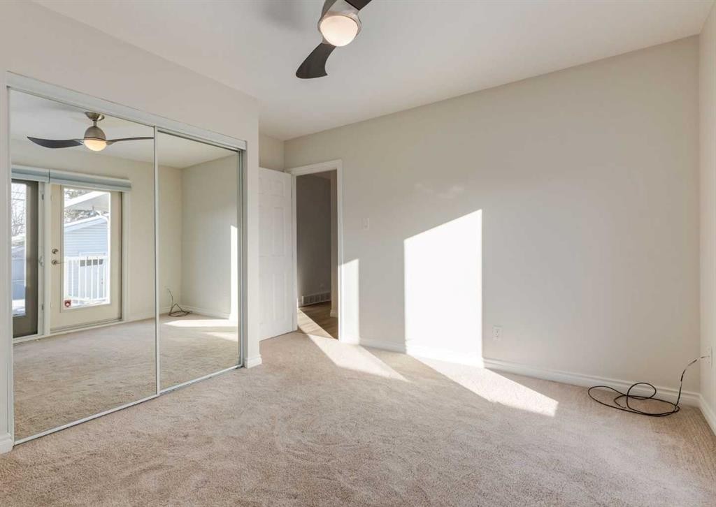 367 Acadia Drive Se, Calgary, AB - Indoor Photo Showing Other Room