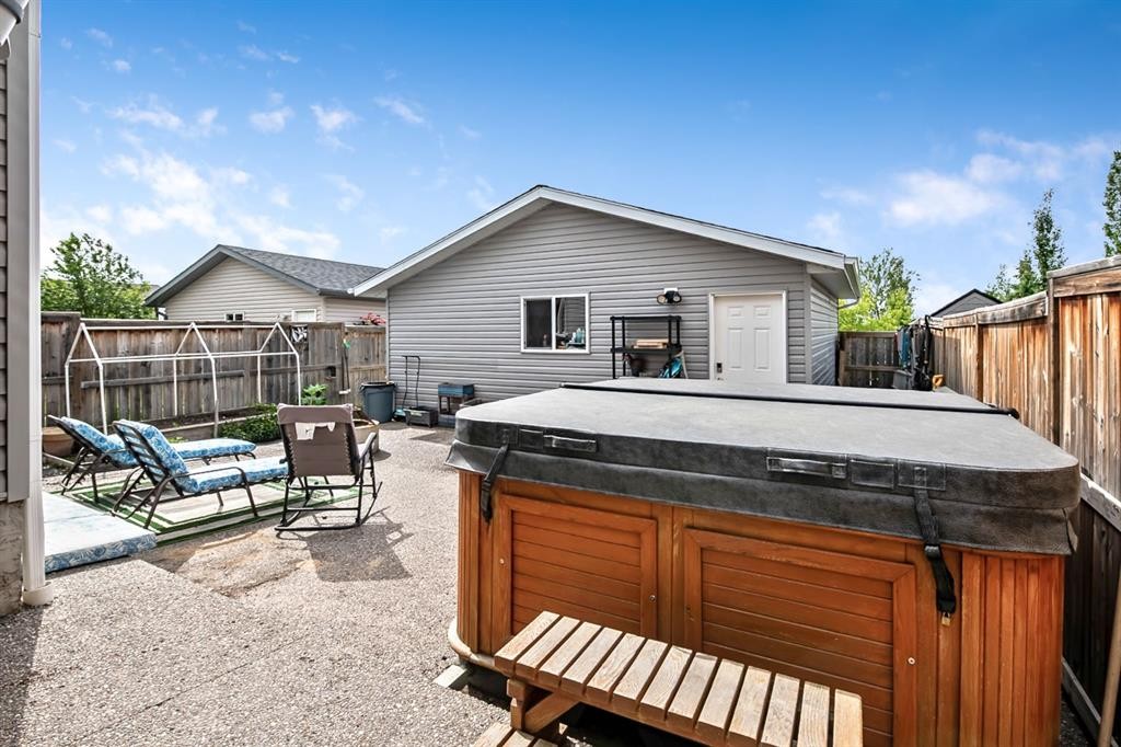 61 Drake Landing Loop, Okotoks, AB