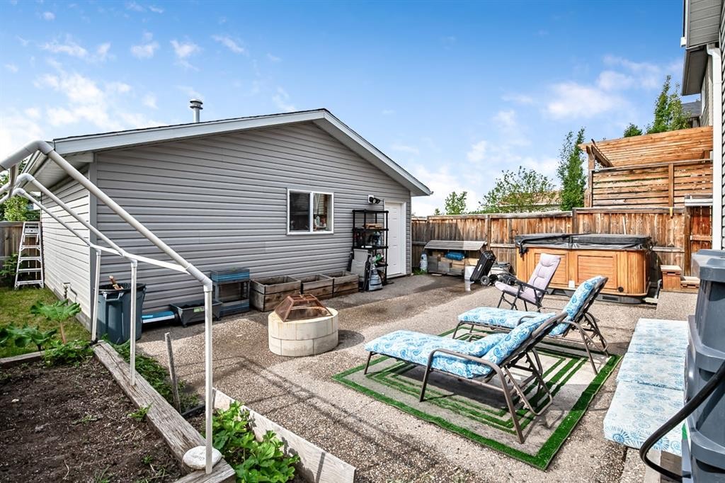 61 Drake Landing Loop, Okotoks, AB