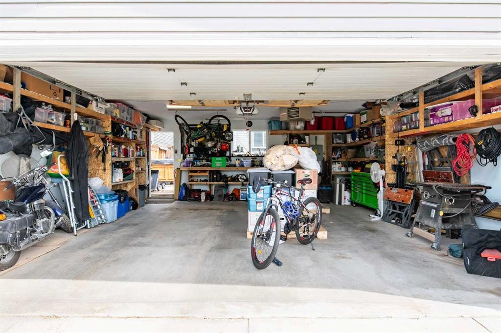 61 Drake Landing Loop, Okotoks, AB