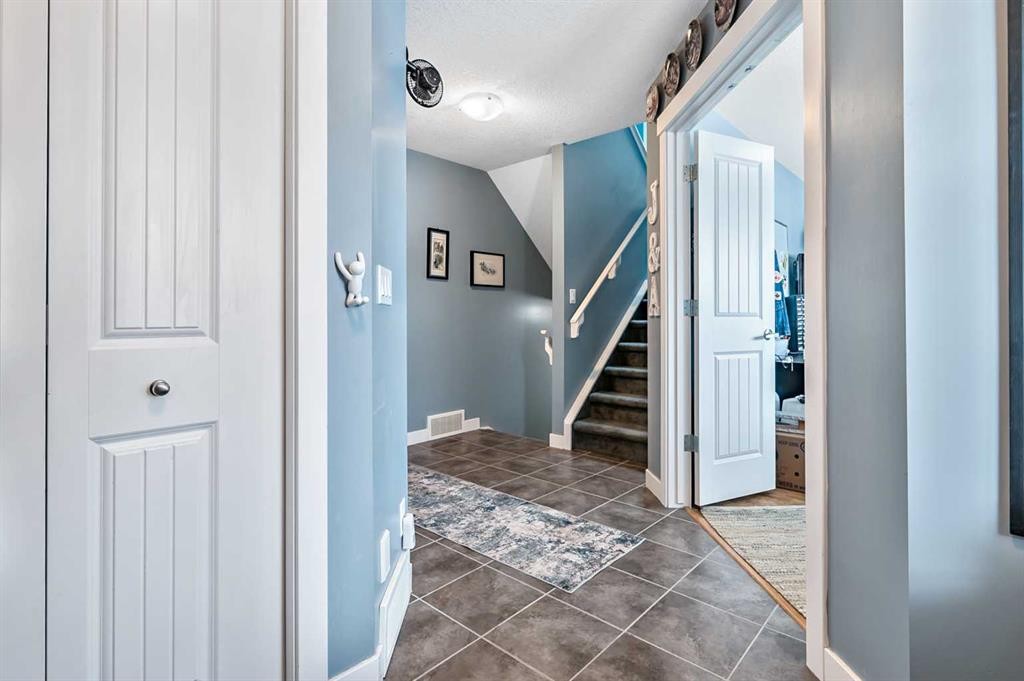 61 Drake Landing Loop, Okotoks, AB