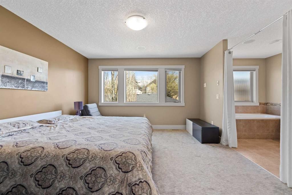 4410 17 Avenue Nw, Calgary, AB - Indoor Photo Showing Bedroom