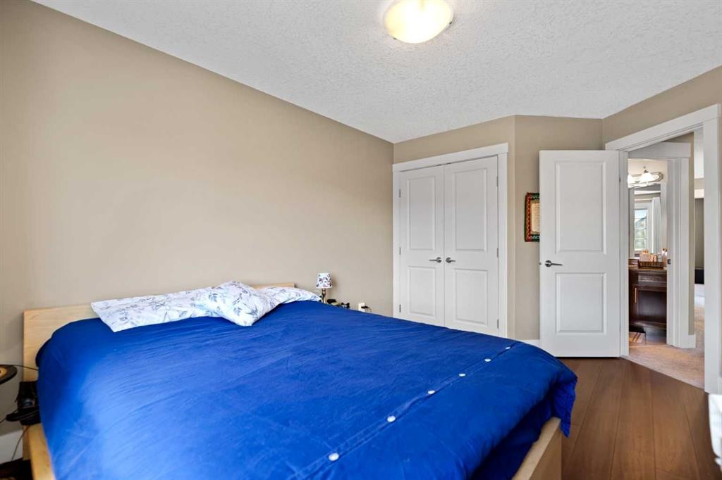 4410 17 Avenue Nw, Calgary, AB - Indoor Photo Showing Bedroom