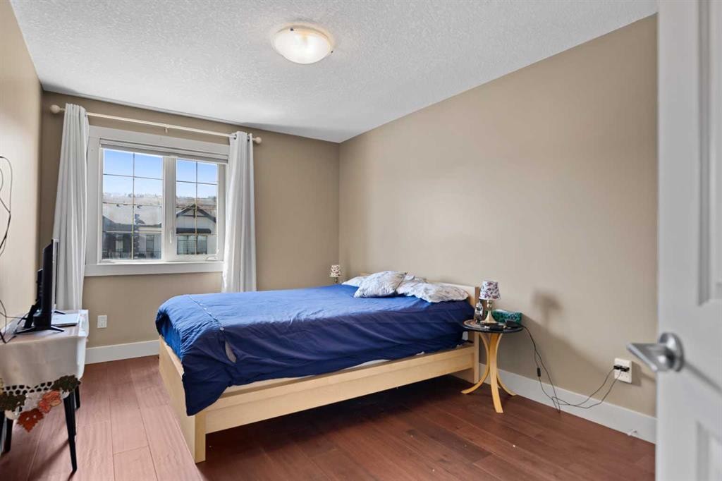 4410 17 Avenue Nw, Calgary, AB - Indoor Photo Showing Bedroom