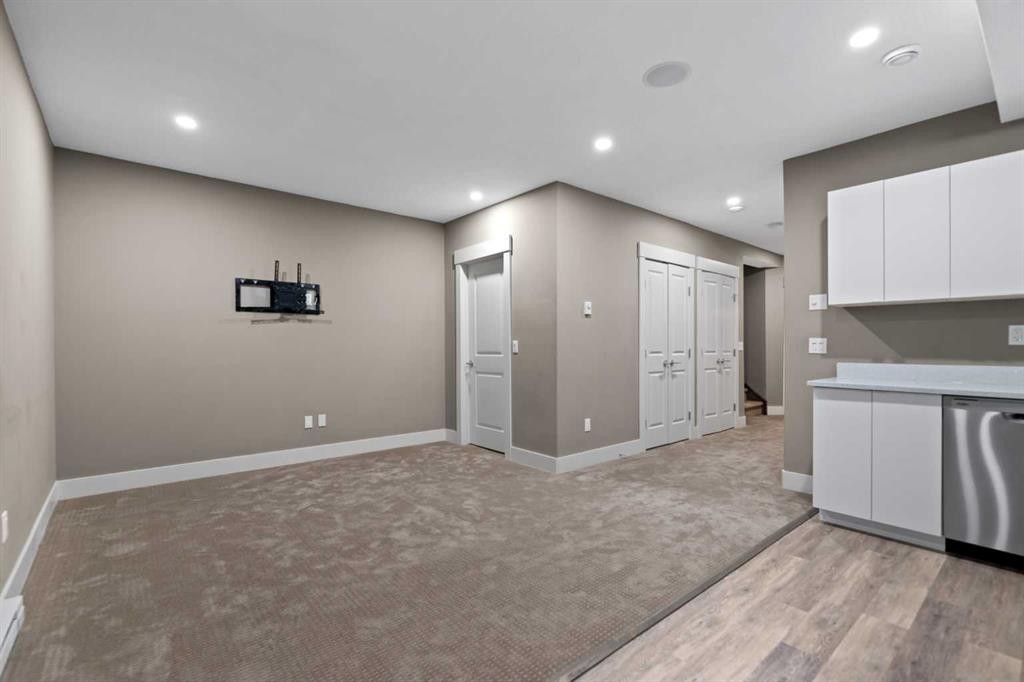 4410 17 Avenue Nw, Calgary, AB - Indoor