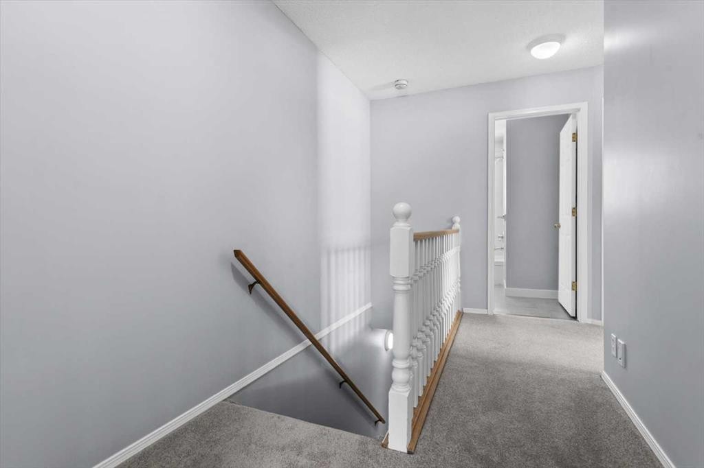 3103 39 Street Sw, Calgary, AB - Indoor Photo Showing Other Room